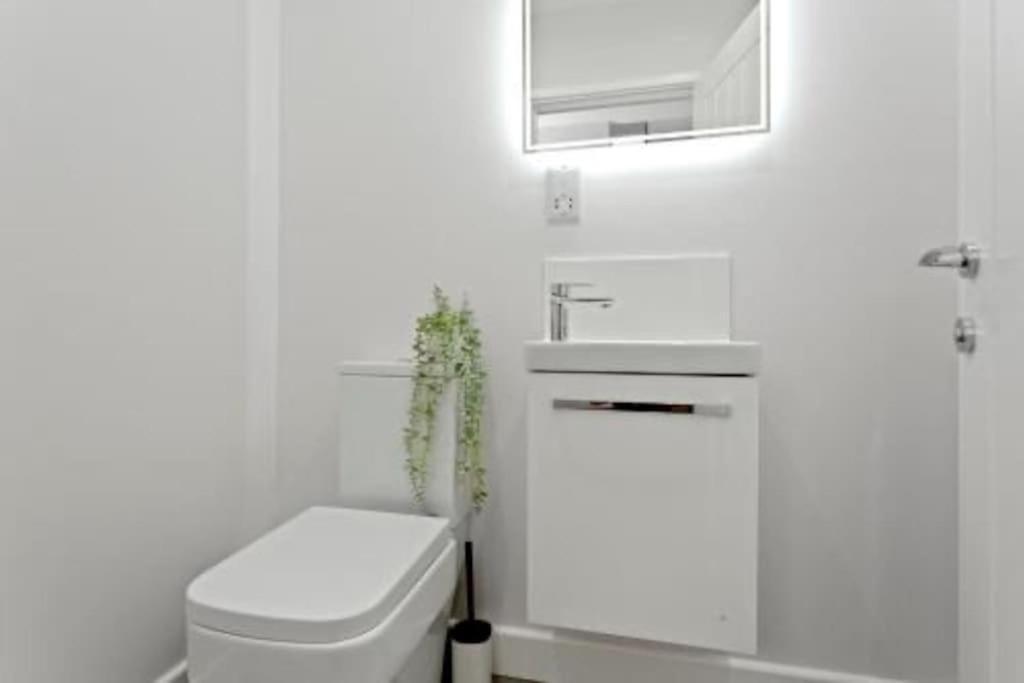 The Donkey Shed With Hot Tub Apartment Ramsgate Bagian luar foto