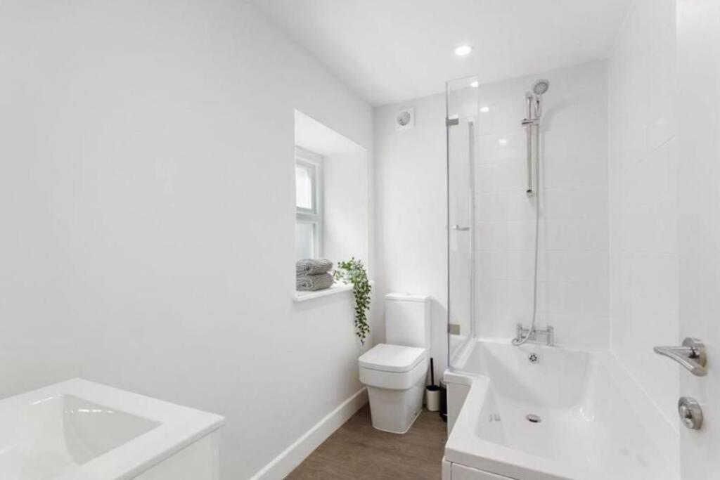 The Donkey Shed With Hot Tub Apartment Ramsgate Bagian luar foto