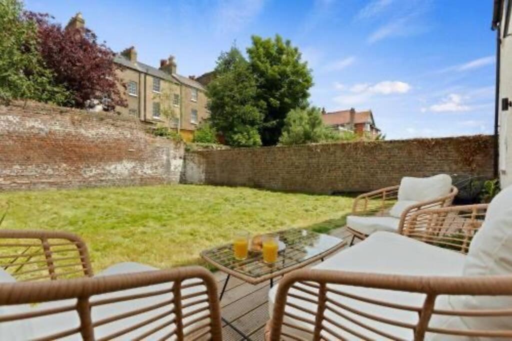 The Donkey Shed With Hot Tub Apartment Ramsgate Bagian luar foto