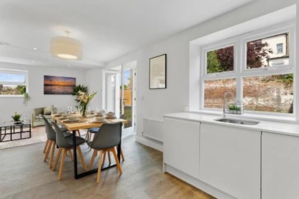 The Donkey Shed With Hot Tub Apartment Ramsgate Bagian luar foto