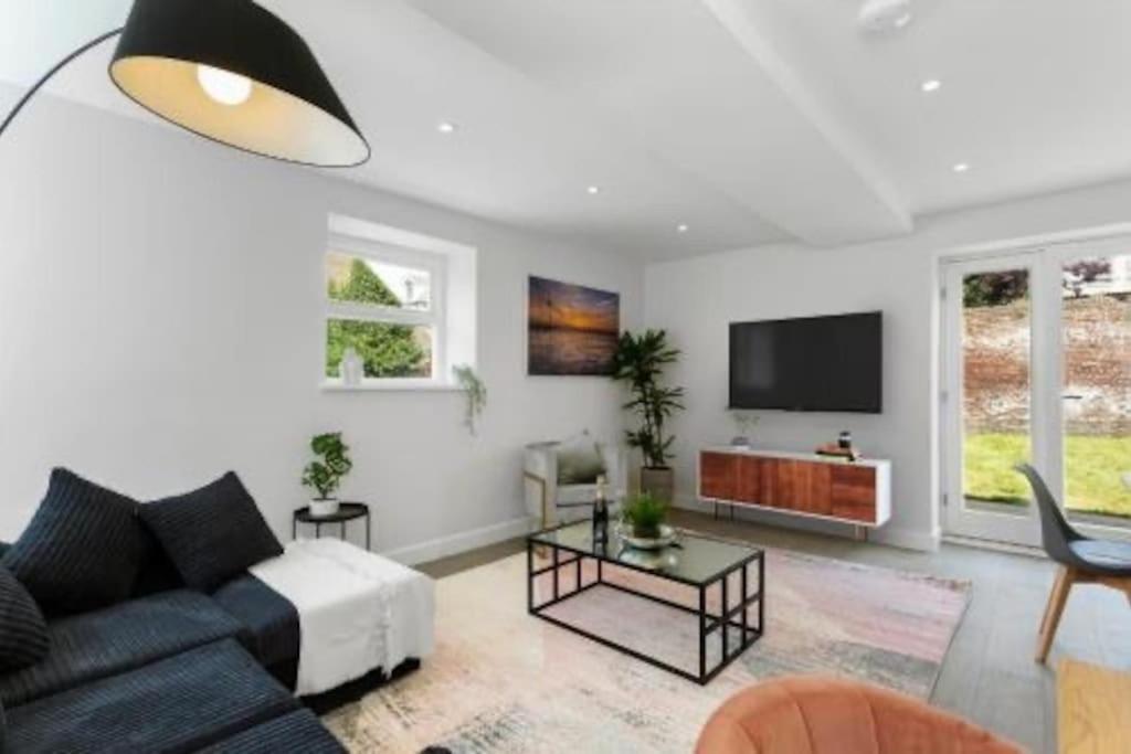 The Donkey Shed With Hot Tub Apartment Ramsgate Bagian luar foto
